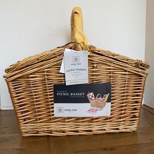 *Brand New* Picnic Time Piccadilly Deluxe Picnic Basket Set for Two